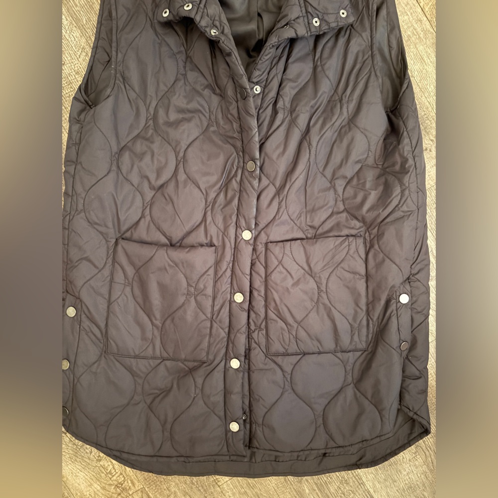 Black Quilted Vest - Picture 2 of 9